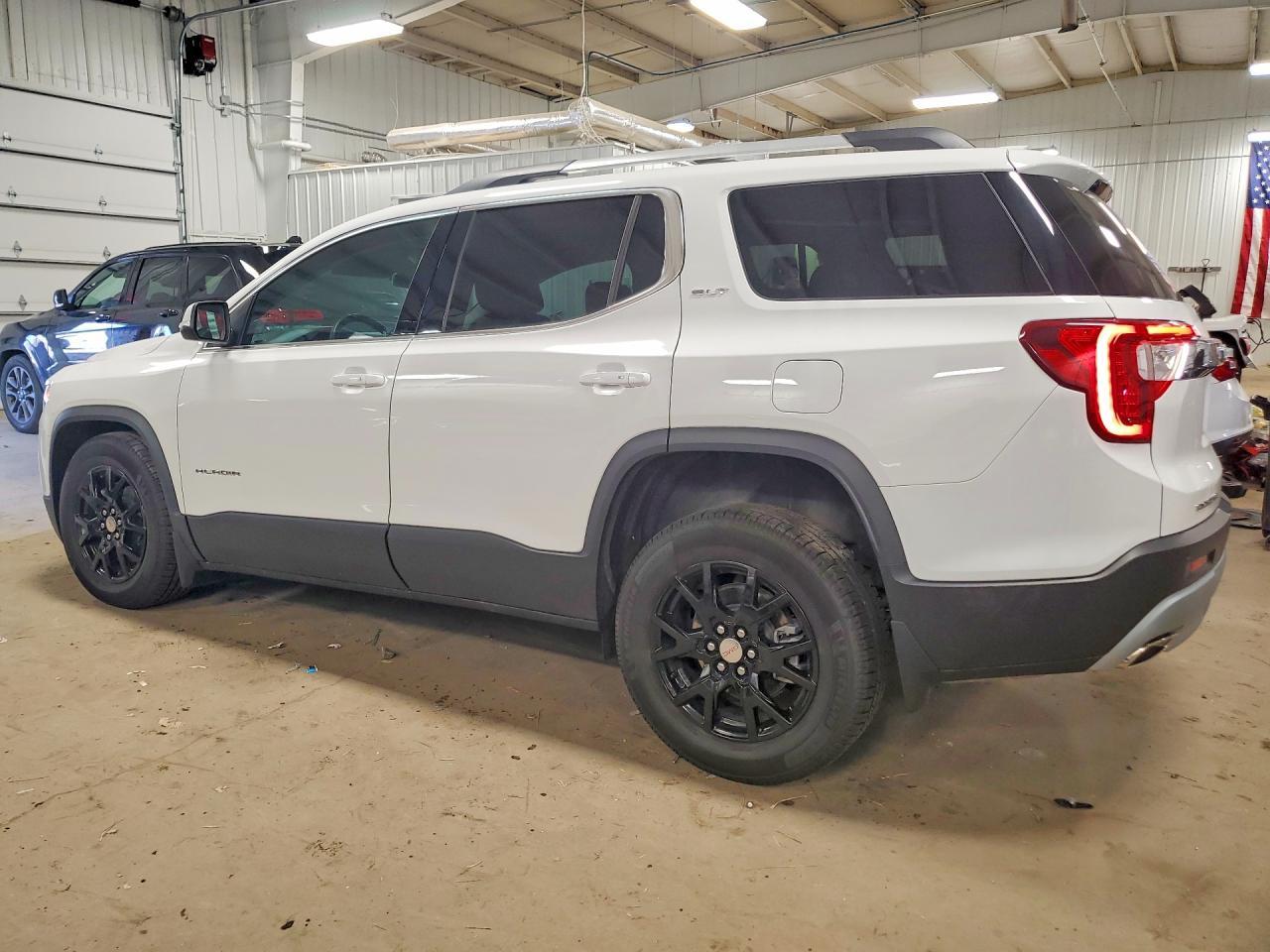 2023 GMC Acadia Slt - Image 2