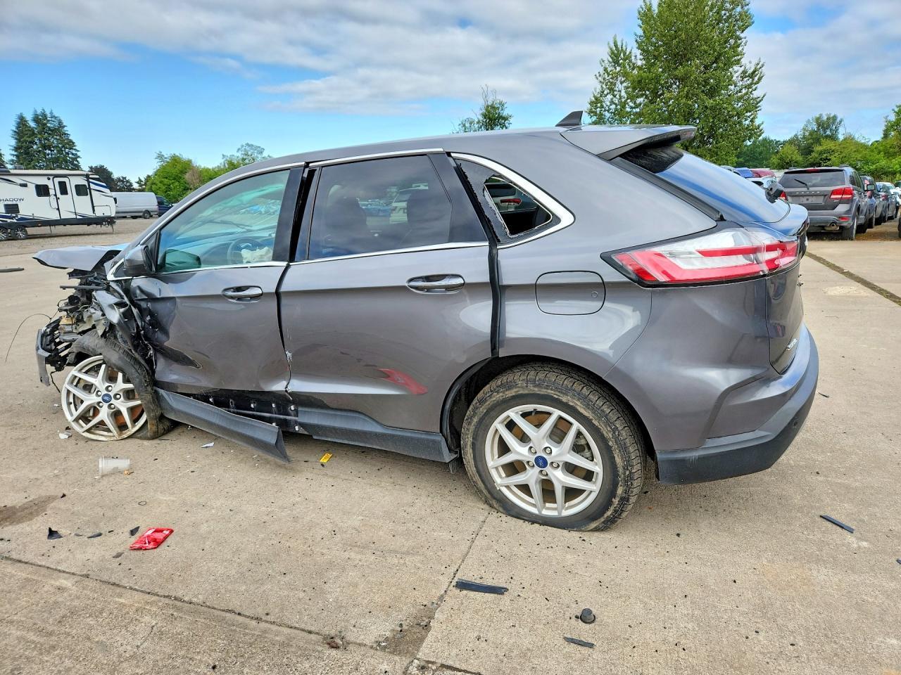 2022 Ford Edge Sel - Image 2