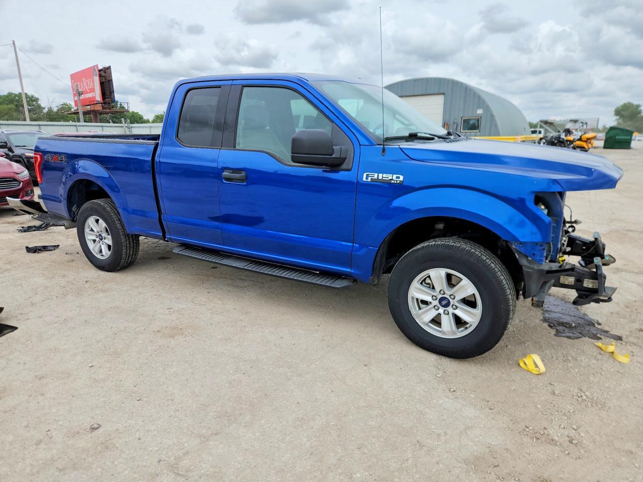 2017 Ford F150 Super Cab - Image 4