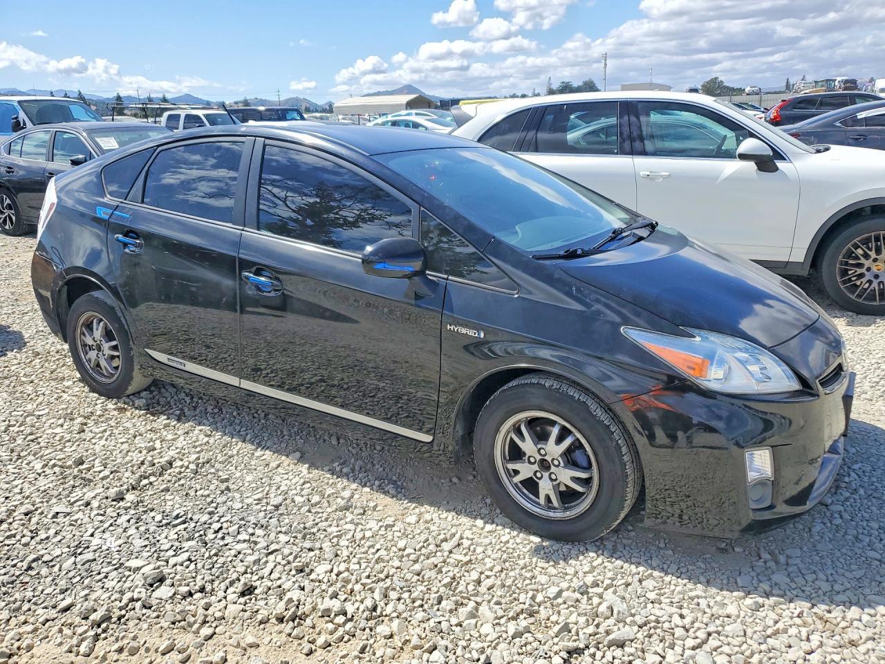 2011 Toyota Prius Three - Фото 4