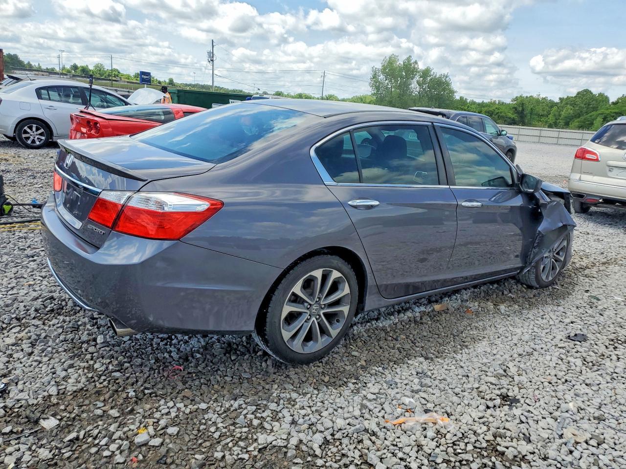 2015 Honda Accord Sport - Image 3