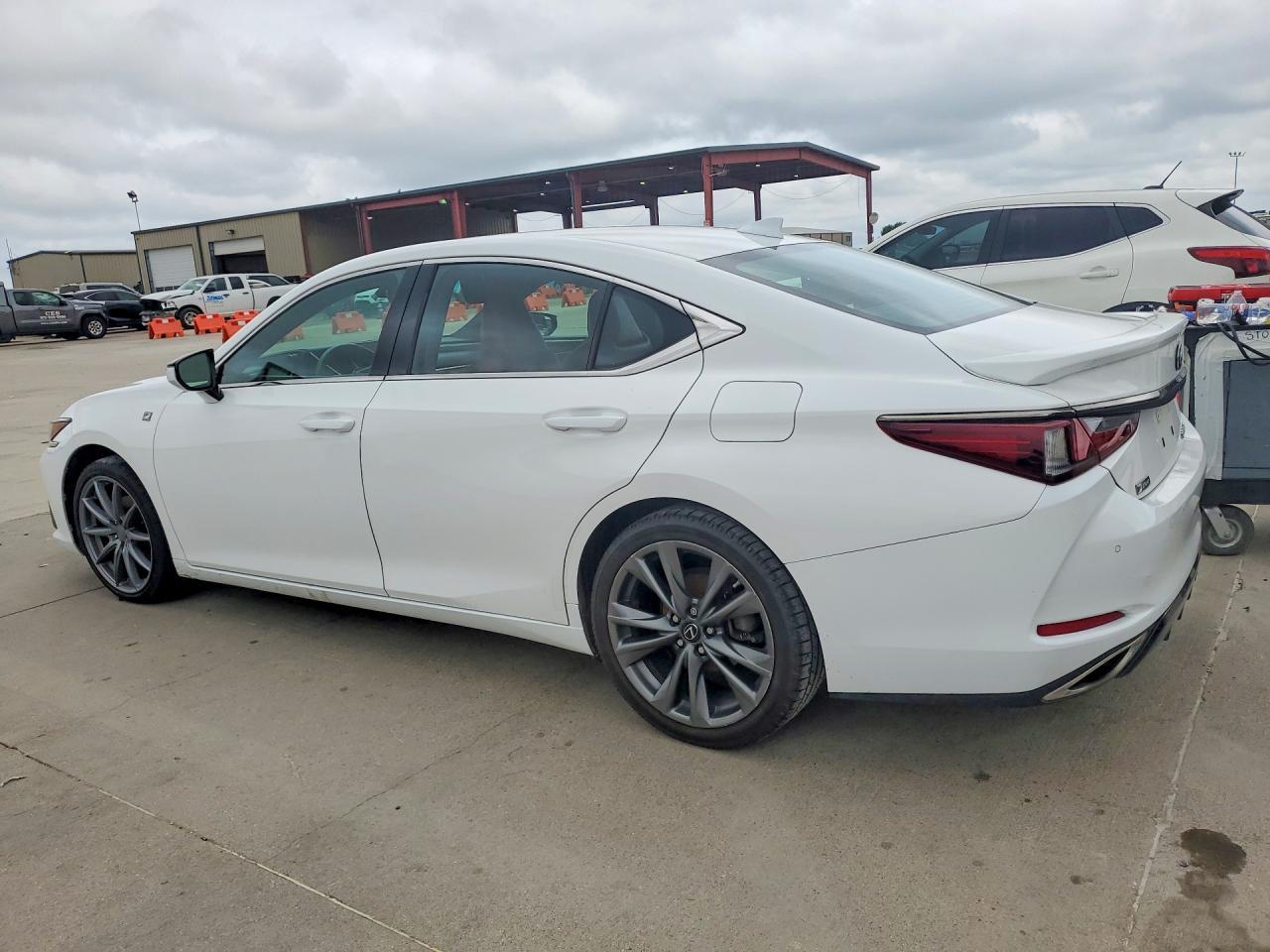 2021 Lexus Es 350 F Sport - Фото 2