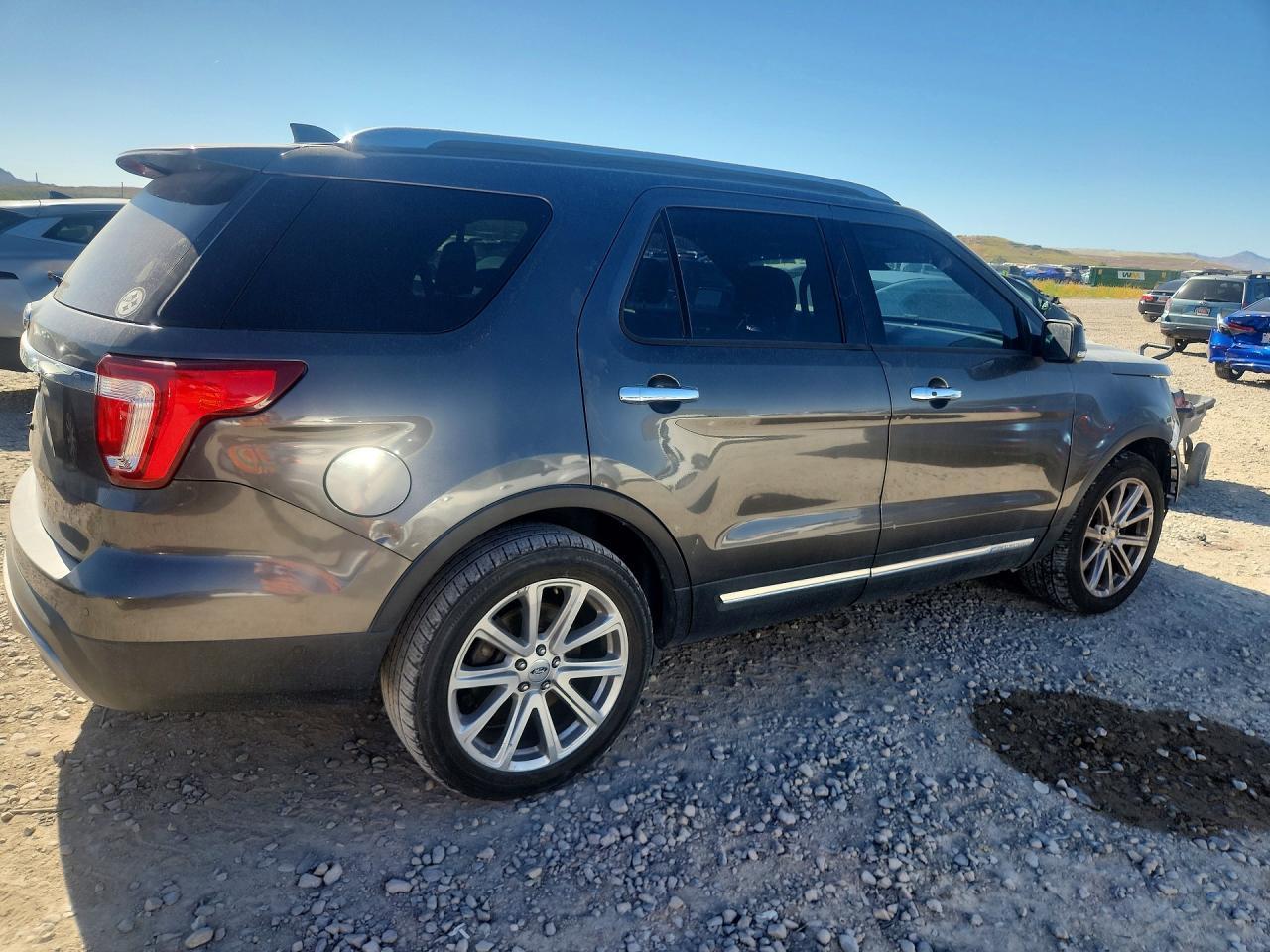 2016 Ford Explorer Limited - Image 3