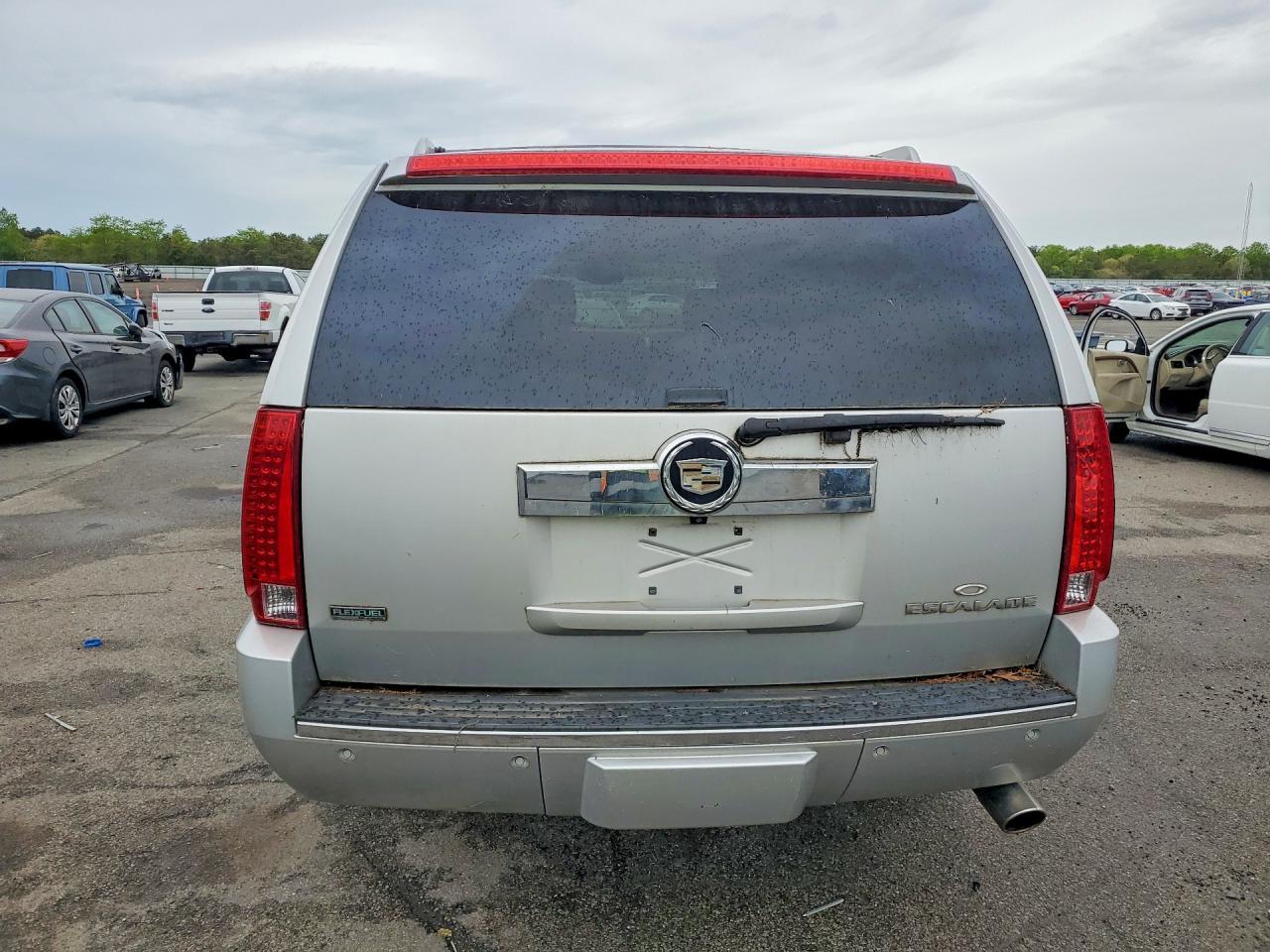 2010 Cadillac Escalade Esv Premium - Image 6