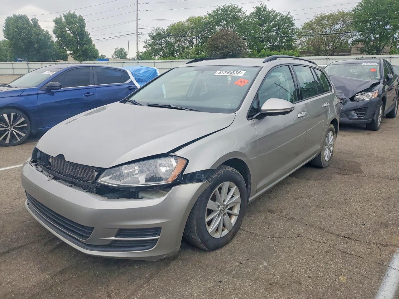 2016 Volkswagen Golf Sportwagen S