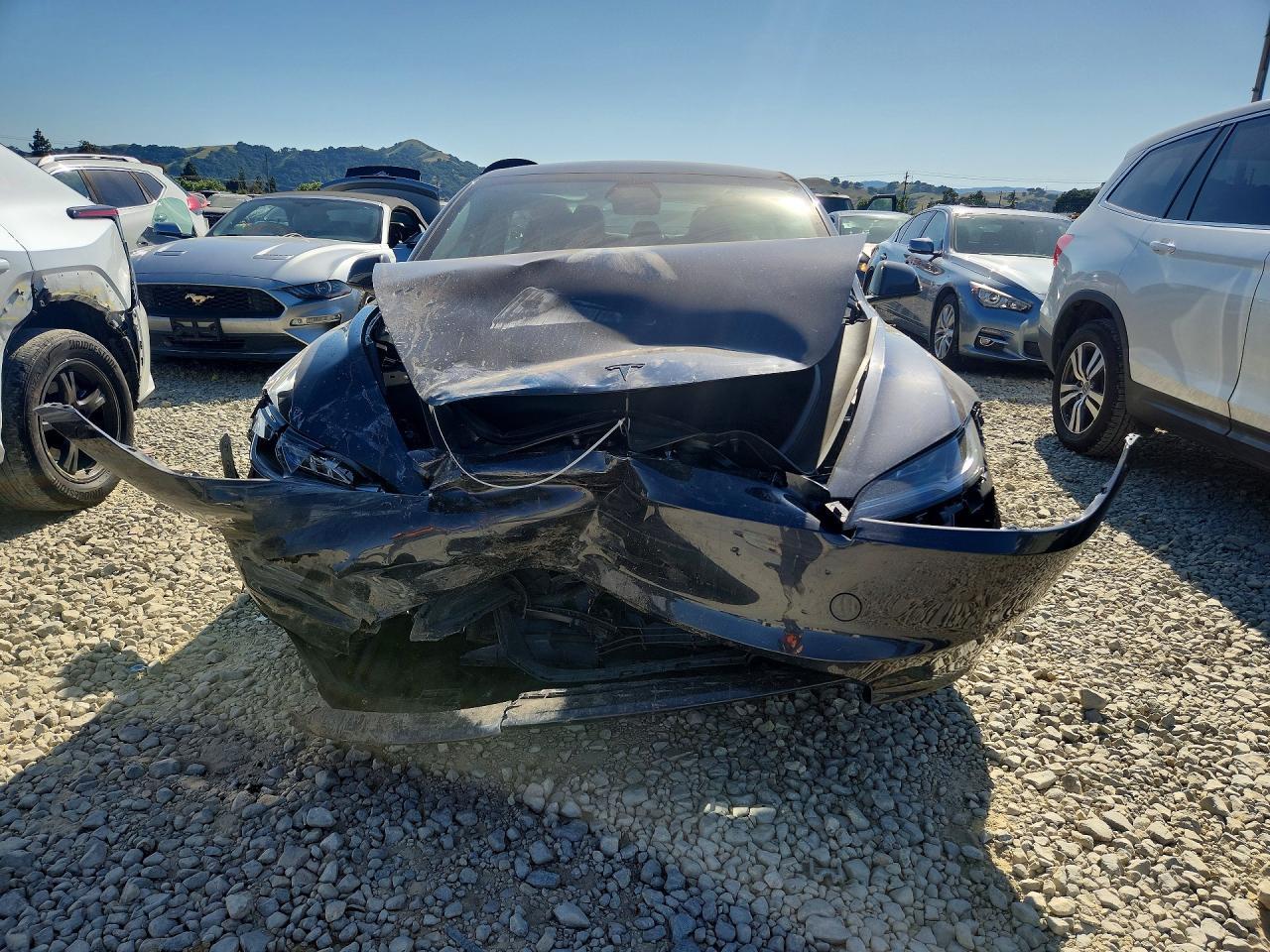 2026 Tesla Model 3 - Фото 5