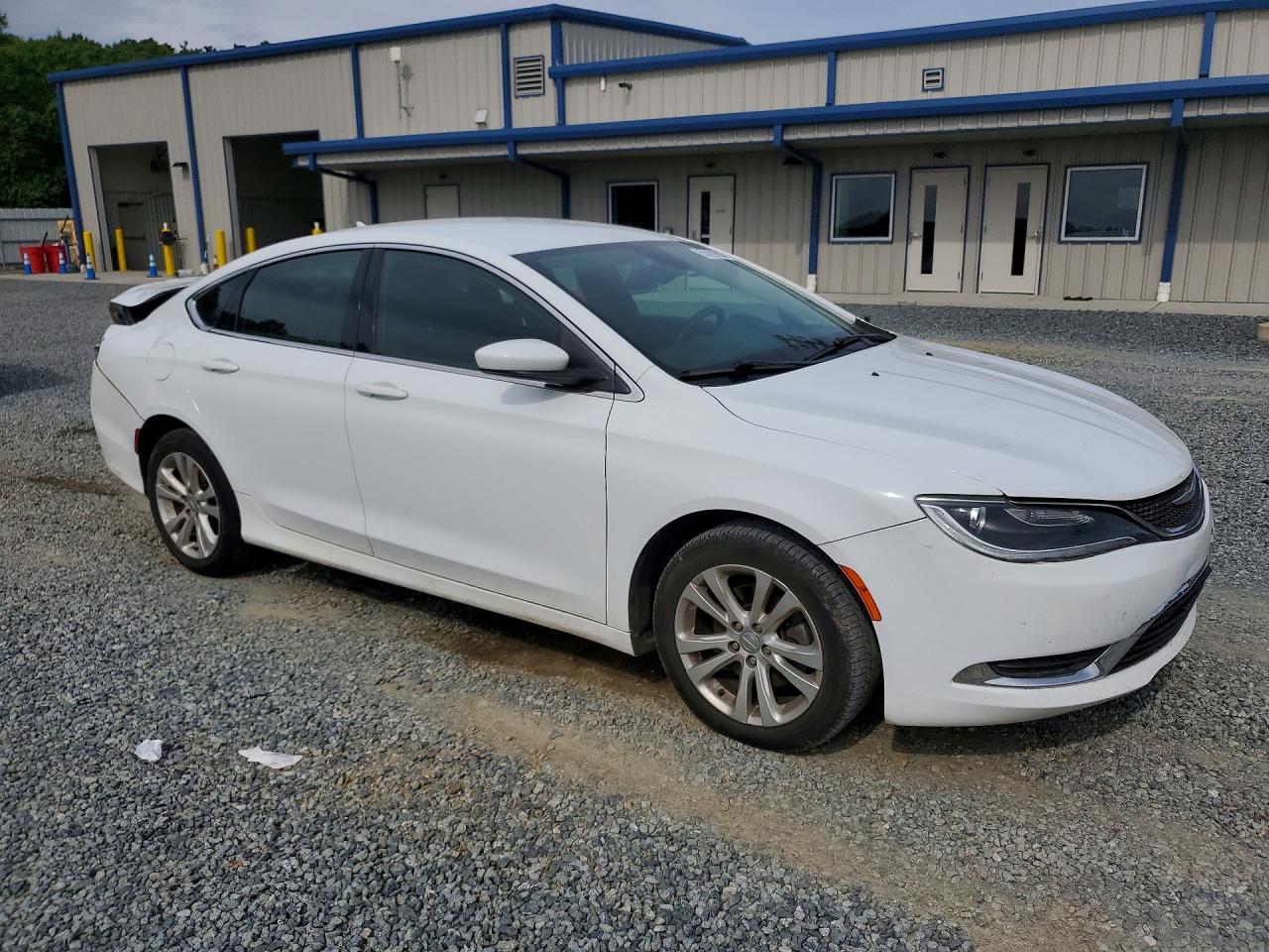 2015 Chrysler 200 Limited - Image 4