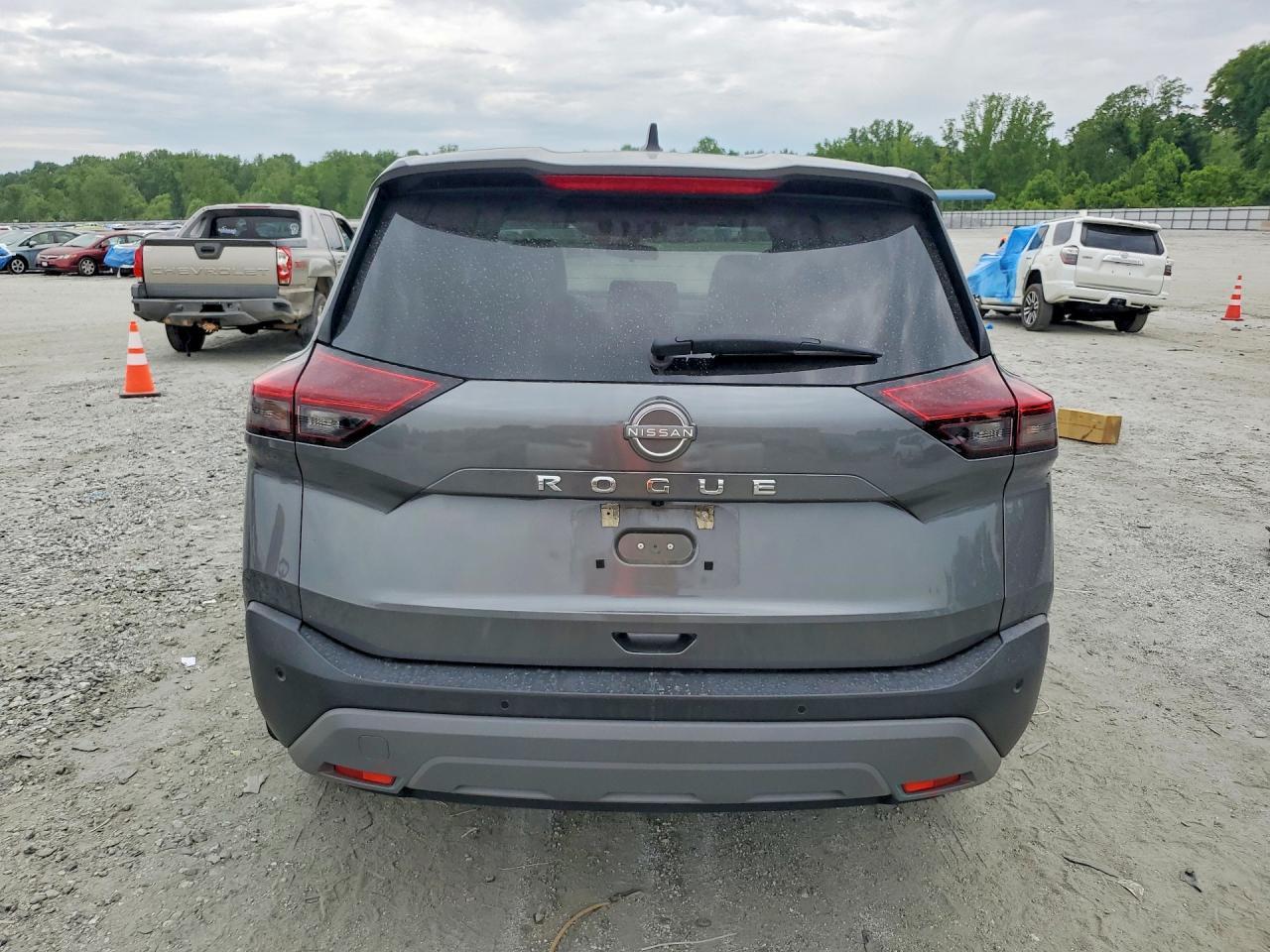 2023 Nissan Rogue S - Image 6