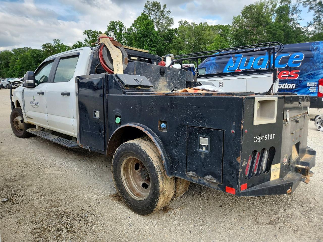 2023 Ford F350 Super Duty - Фото 2