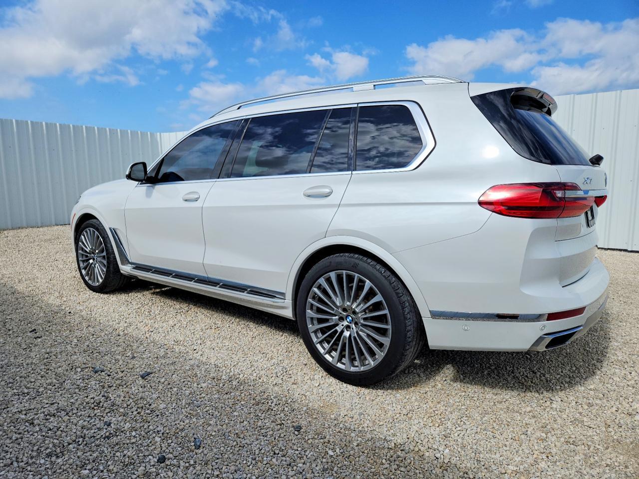2019 BMW X7 xDrive50I - Фото 2