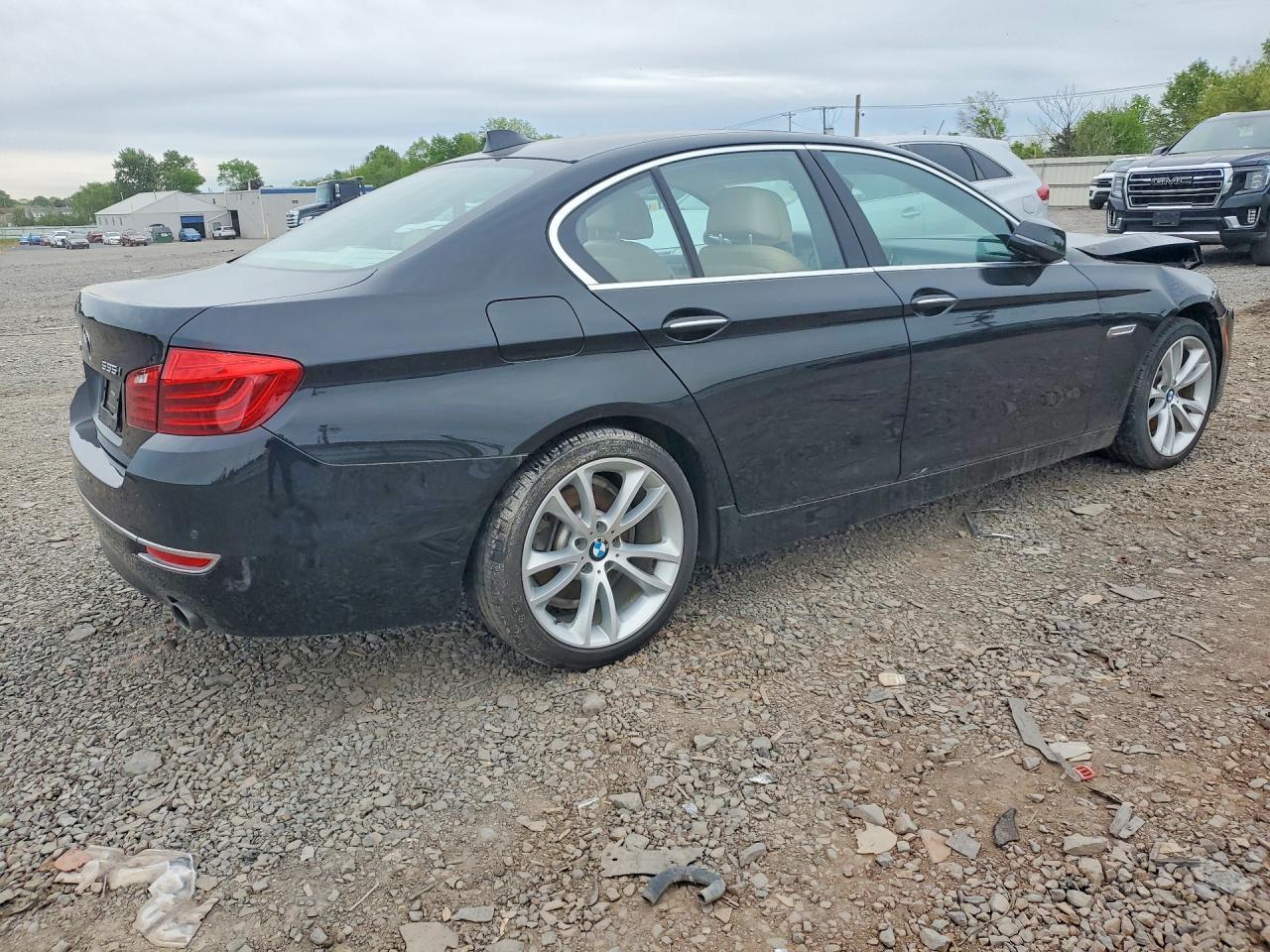 2015 BMW 535 Xi - Image 3