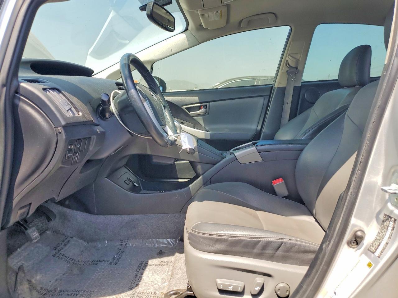2013 Toyota Prius Five - Фото 7