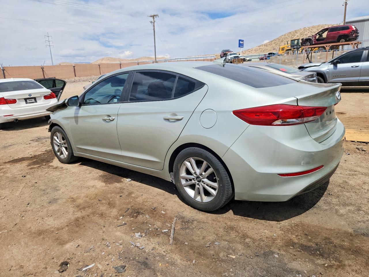 2017 Hyundai Elantra Se - Image 2