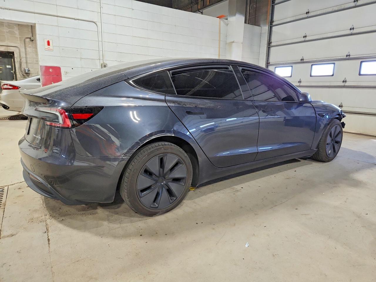 2025 Tesla Model 3 - Image 3