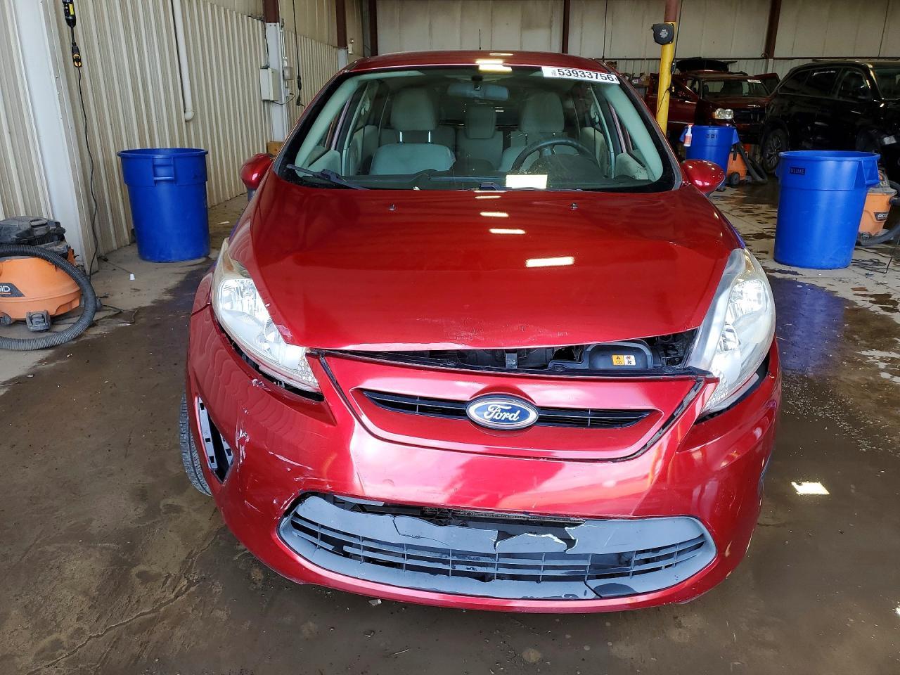 2013 Ford Fiesta Se - Фото 5