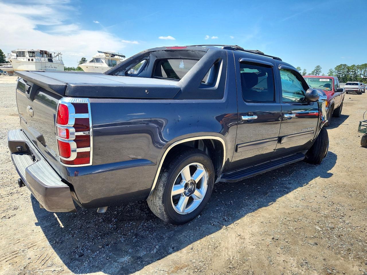 2011 Chevrolet Avalanche Ls - Фото 3