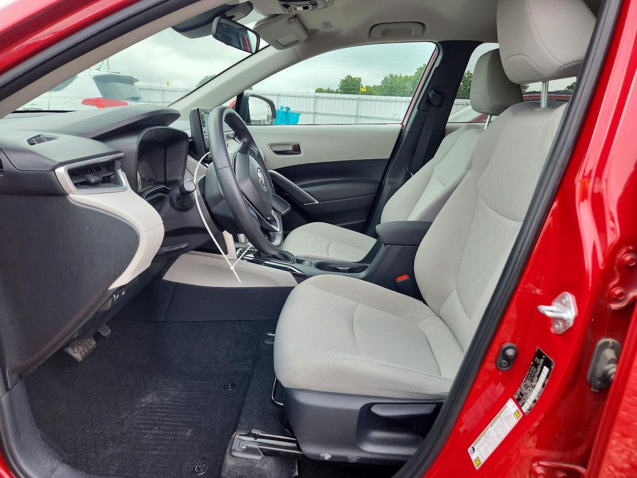 2022 Toyota Corolla Cross Le - Image 7