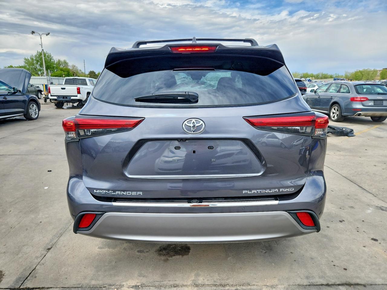 2023 Toyota Highlander Platinum - Фото 6