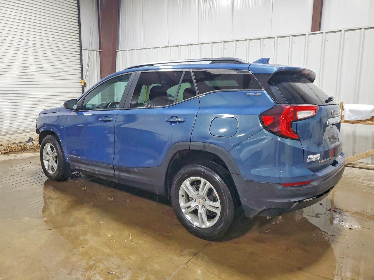 2024 GMC Terrain Sle - Image 2