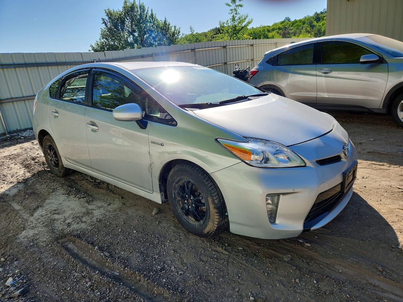 2015 Toyota Prius Two - Фото 4