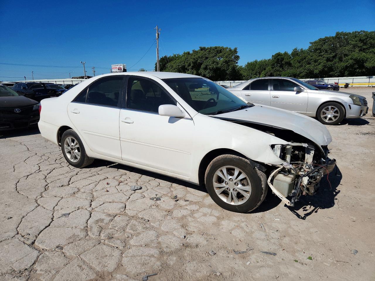 2006 Toyota Camry Le V6 - Image 4