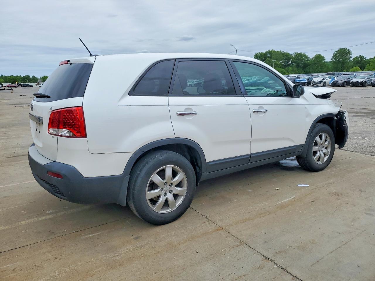 2011 Kia Sorento - Image 3