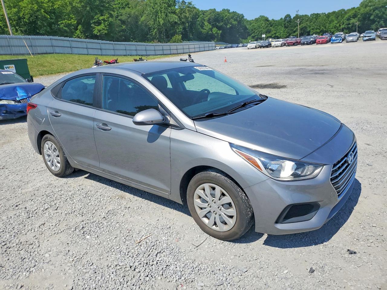 2022 Hyundai Accent Se - Фото 4
