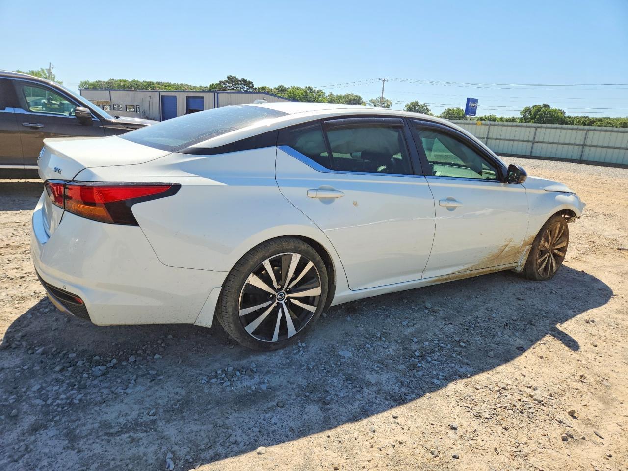2020 Nissan Altima Sr - Image 3