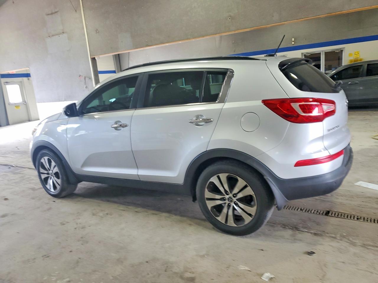 2012 Kia Sportage Ex - Image 2
