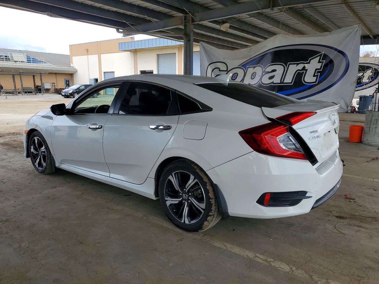 2017 Honda Civic Touring - Фото 2