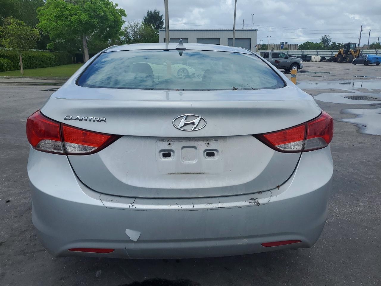2012 Hyundai Elantra - Фото 6