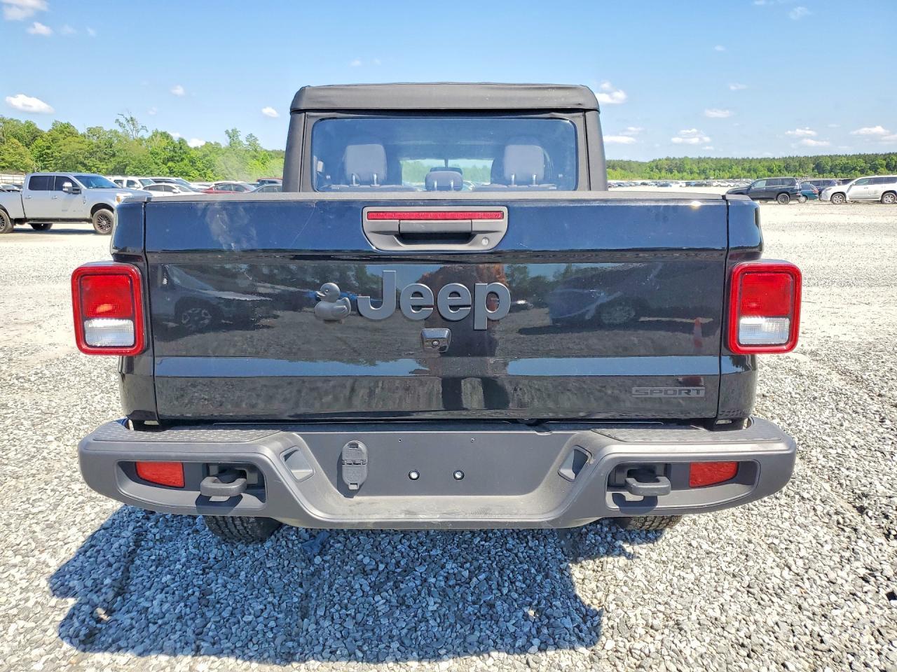 2021 Jeep Gladiator Sport - Image 6