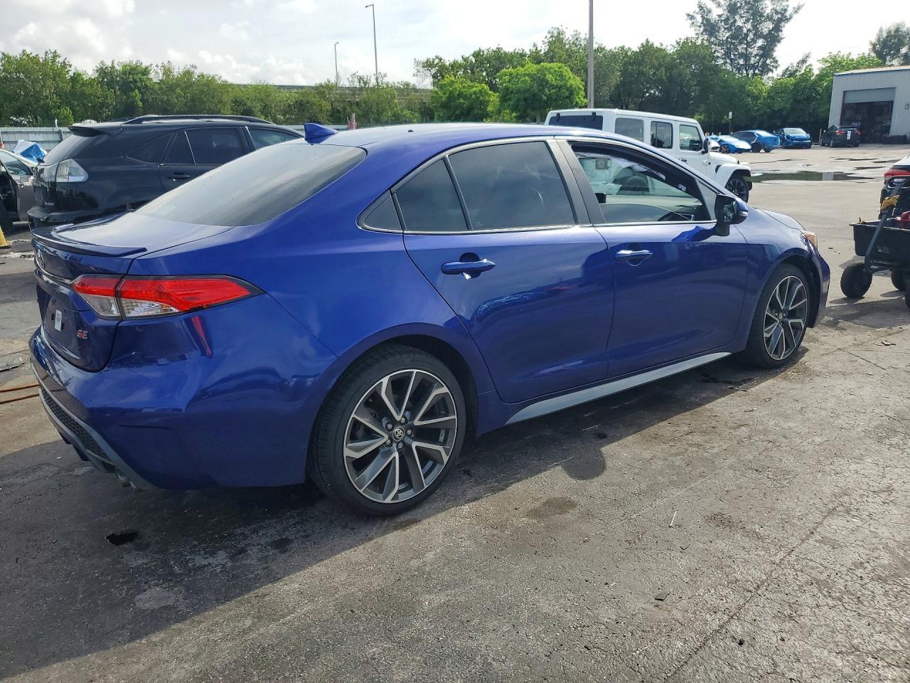 2022 Toyota Corolla Se - Image 3