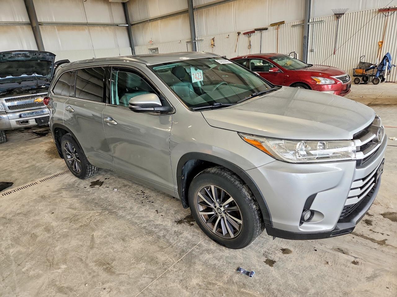 2017 Toyota Highlander Xle - Фото 4