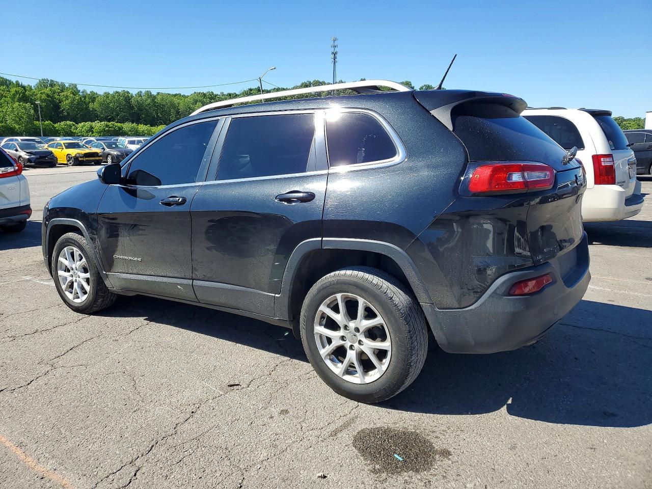 2016 Jeep Cherokee Latitude - Image 2