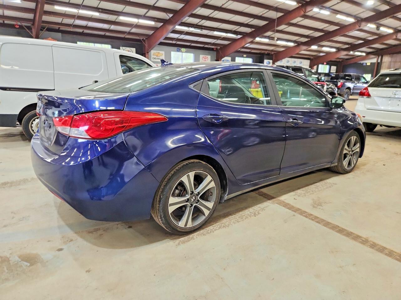 2014 Hyundai Elantra Se - Image 3