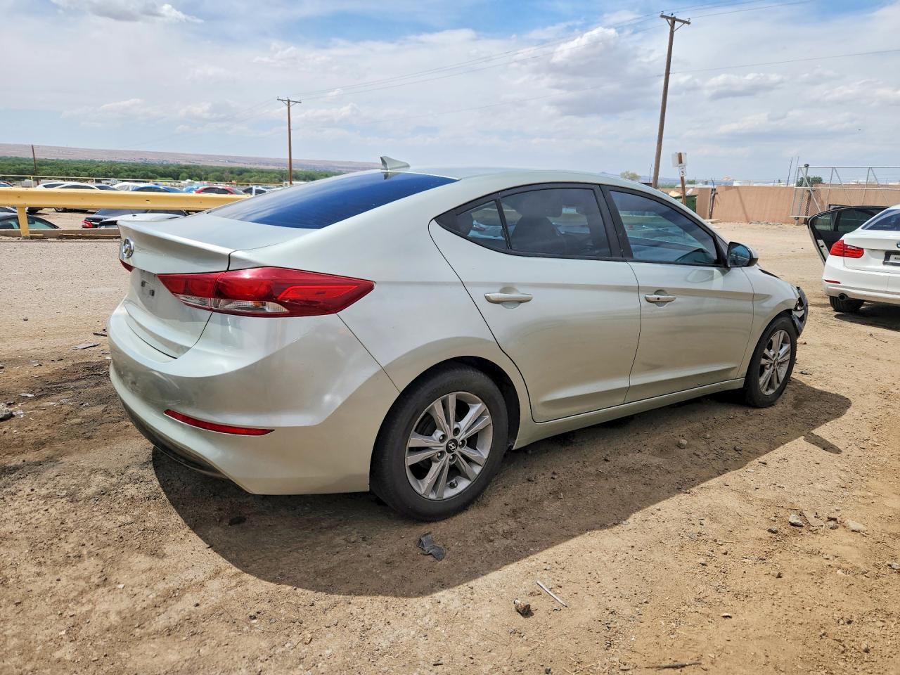 2017 Hyundai Elantra Se - Image 3