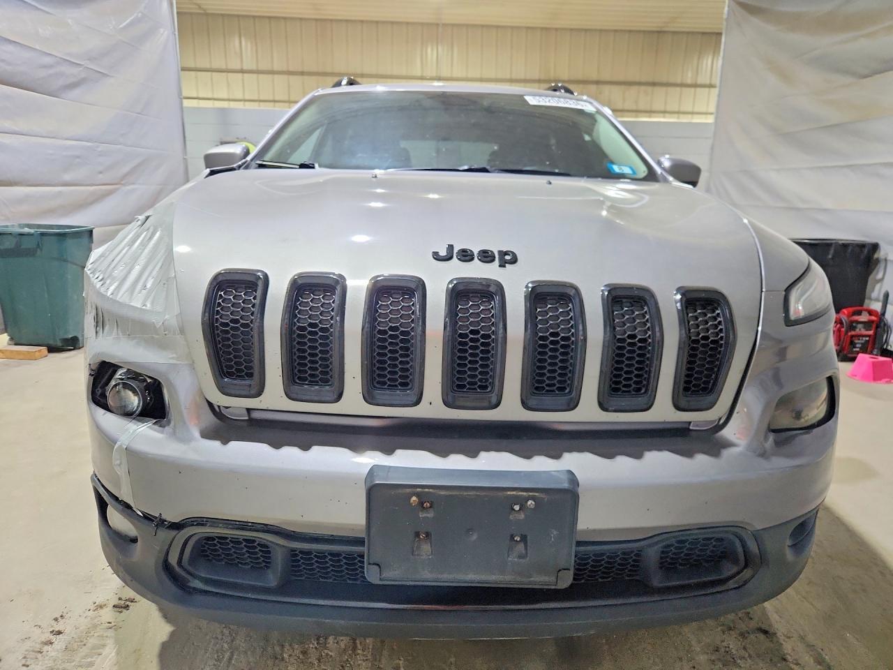 2016 Jeep Cherokee Latitude - Image 5