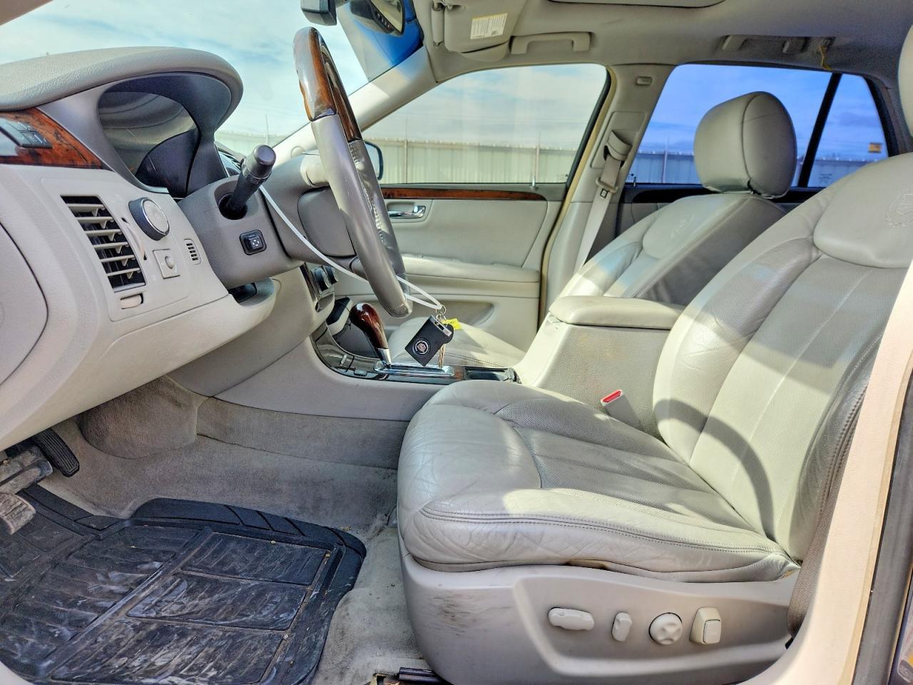 2010 Cadillac Dts Premium Collection - Image 7