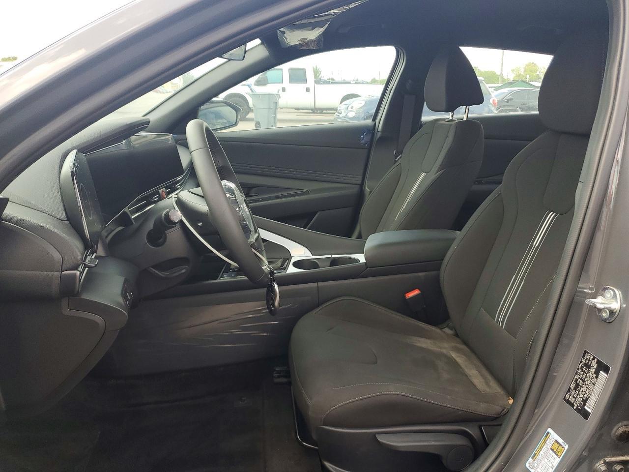2025 Hyundai Elantra Hybrid Sel Sport - Image 7