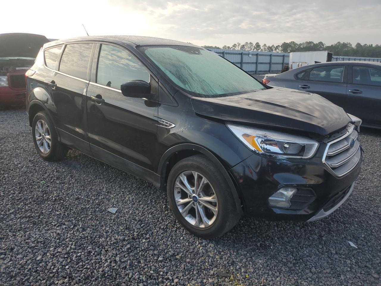 2019 Ford Escape Se - Фото 4