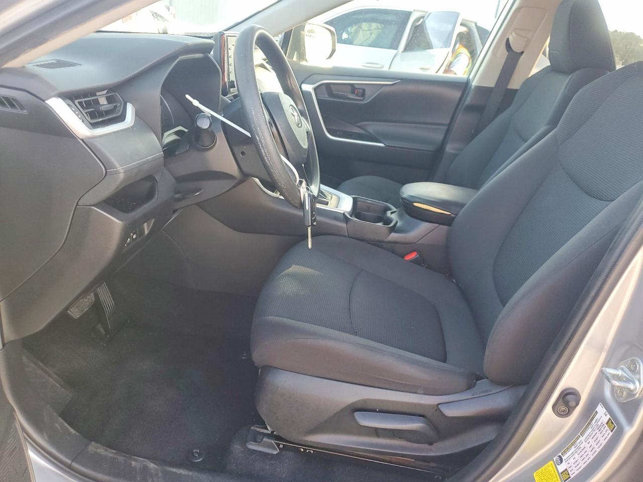 2021 Toyota Rav4 Le - Фото 7