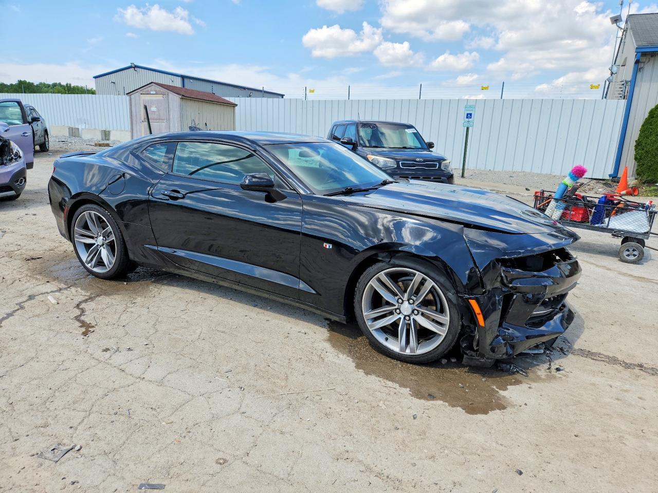 2017 Chevrolet Camaro Lt - Image 4