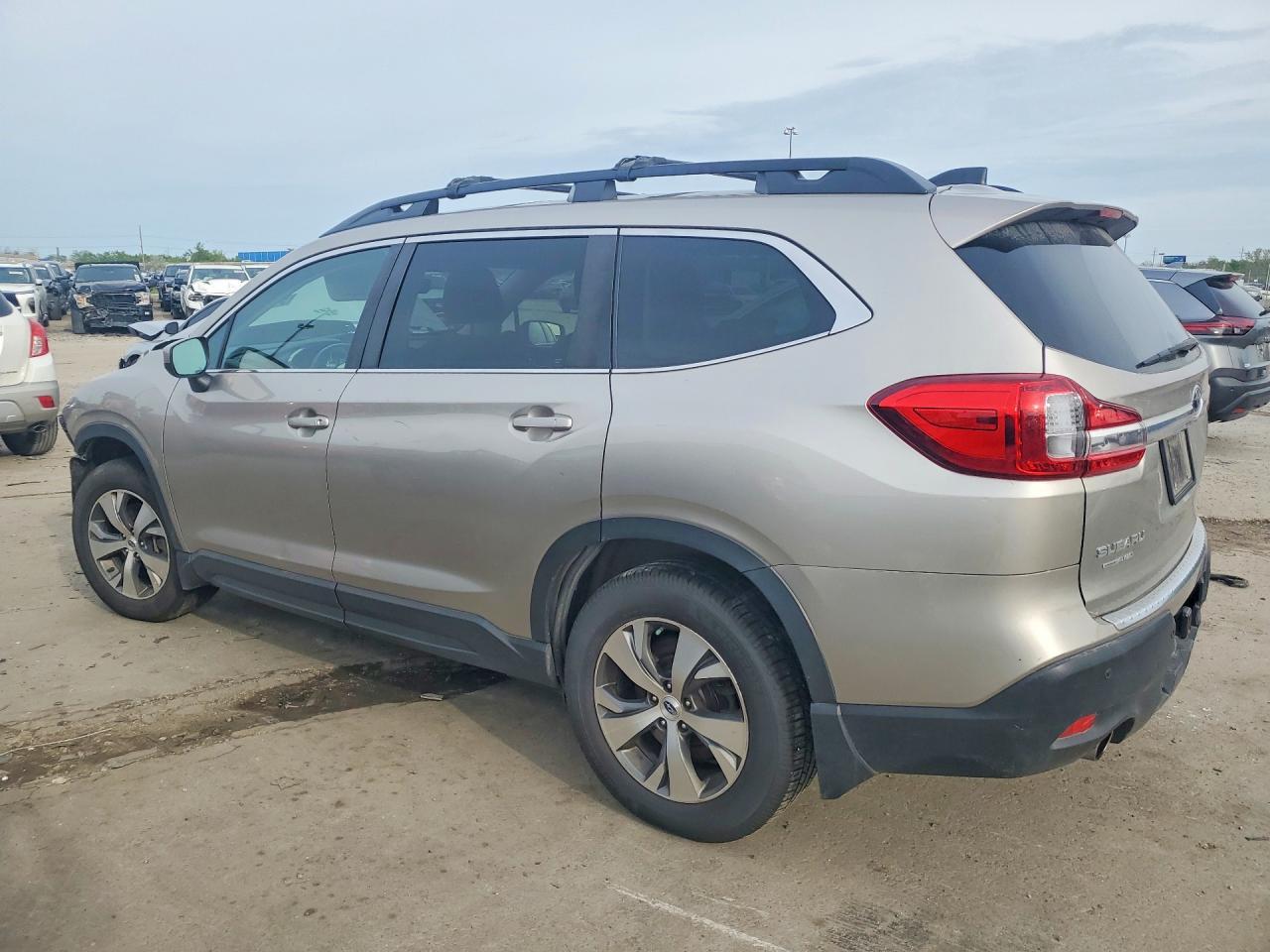 2020 Subaru Ascent Premium - Фото 2