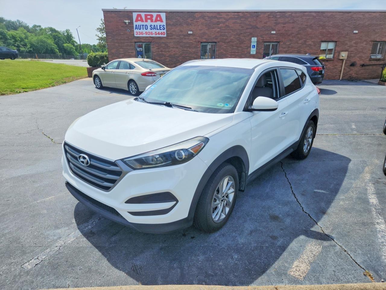 2016 Hyundai Tucson Se - Image 2