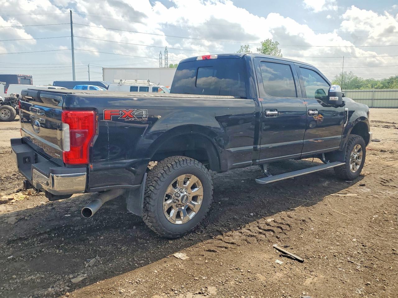 2017 Ford F250 Super Duty - Фото 3