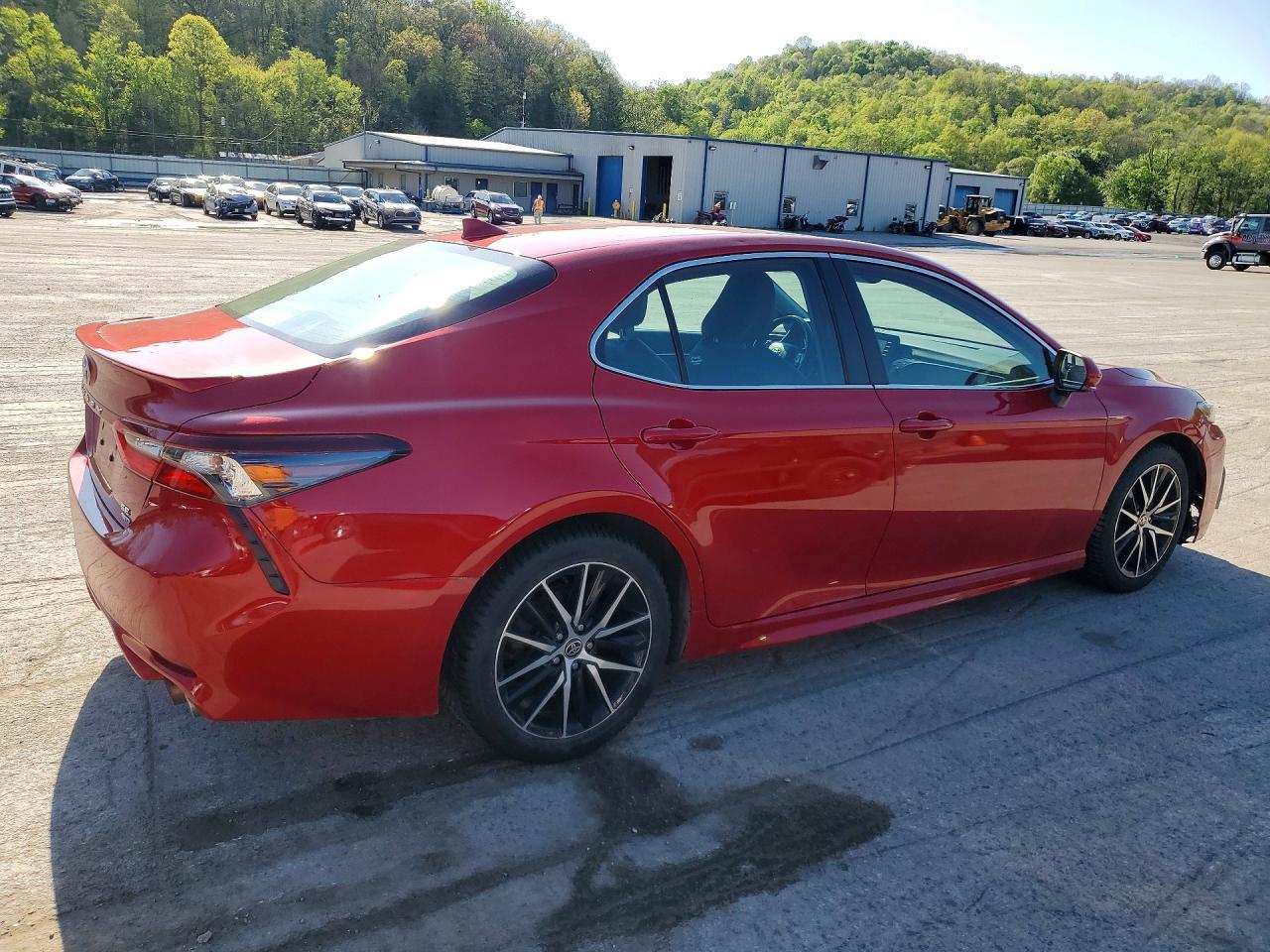 2023 Toyota Camry Se - Фото 3