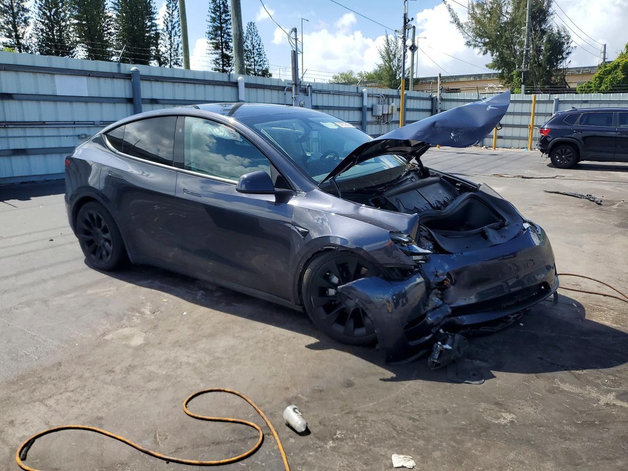 2024 Tesla Model Y - Фото 4