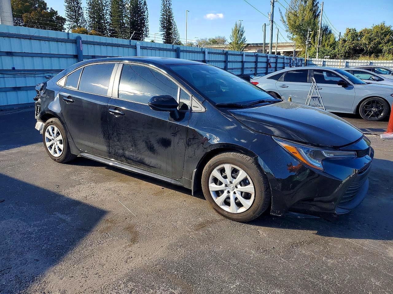 2025 Toyota Corolla Le - Image 4