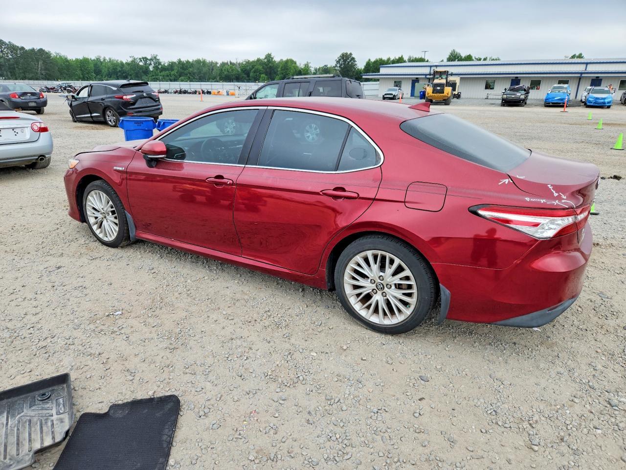 2018 Toyota Camry Hybrid Xle - Фото 2